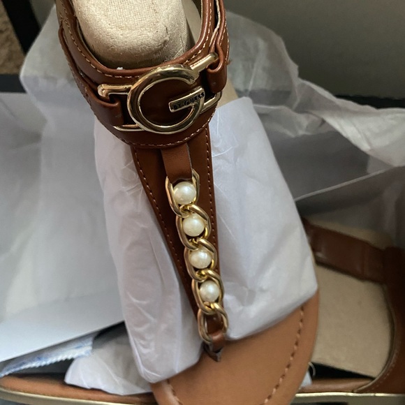 G by Guess Direck Pearl Ornament Flat Thong Sandal - Picture 2 of 5